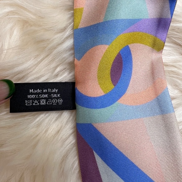 *SOLD* NEW 22C Chanel Twilly Bandeau 100% Silk - Picture 7 of 7